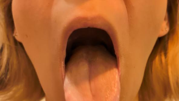 ORAL EXAMINATION {EXTREME BEAUTY OF THE TONGUE} | Miinxiiee